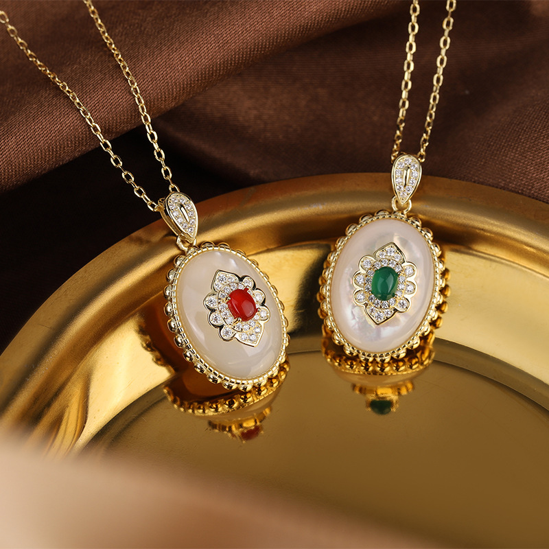 Collana con ciondolo fiore di  - Birth Flower Necklace recensione e prezzo
