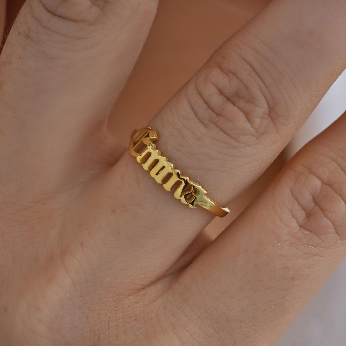 Anello in oro personalizzato A - Initial Ring Custom recensione e prezzo