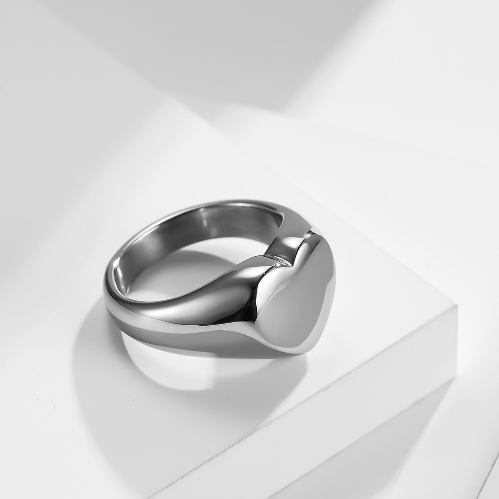 Anello con sigillo da donna pe - Initial Ring Custom recensione e prezzo